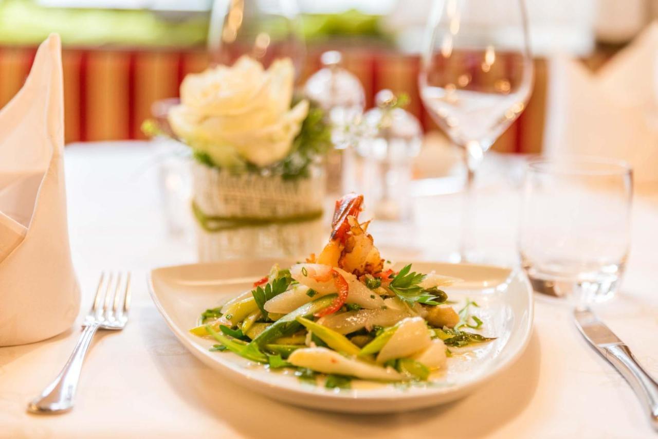 Hotel Restaurant Sonne Генгенбах Екстериор снимка